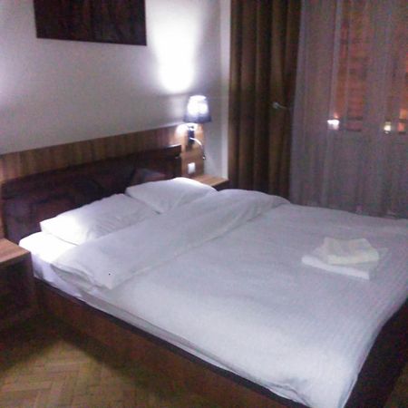 Hotel Nice تبليسي المظهر الخارجي الصورة